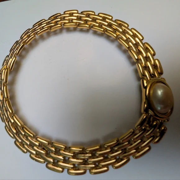 Vintage Givenchy Gold Tone Panther Link Choker Necklace w/ Pearl 18" - Picture 9 of 9